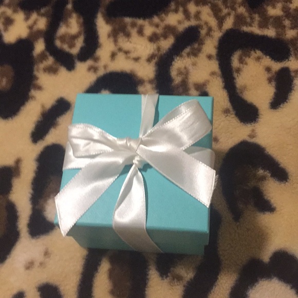 Box - Picture 1 of 3